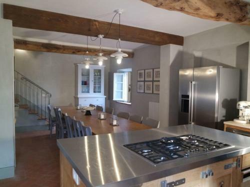 Luxury 6-bed Tuscan Villa Near Lucca