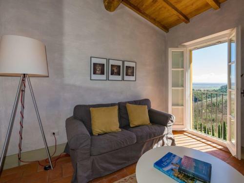 Luxury 6-bed Tuscan Villa Near Lucca