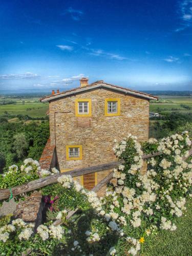 Luxury 6-bed Tuscan Villa Near Lucca