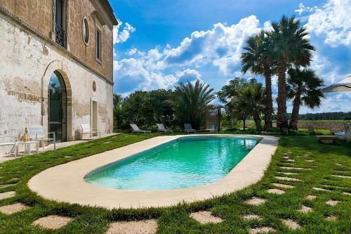 Collepasso Villa Sleeps 13 Pool Air Con Wifi