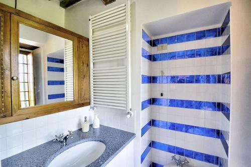 Case Colle Villa Sleeps 30 With Pool And Air Con