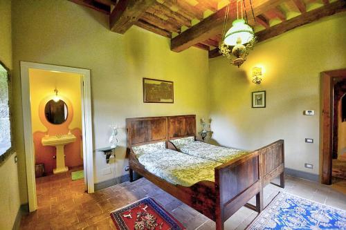 Case Colle Villa Sleeps 30 With Pool And Air Con