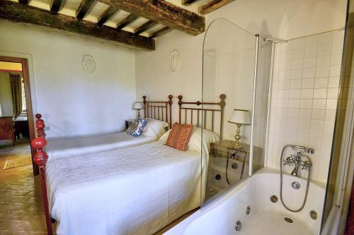 Case Colle Villa Sleeps 30 With Pool And Air Con