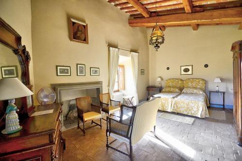 Case Colle Villa Sleeps 30 With Pool And Air Con