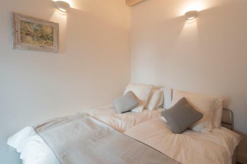 Apartamento White Suite With Private Terrace By Rentallcomo