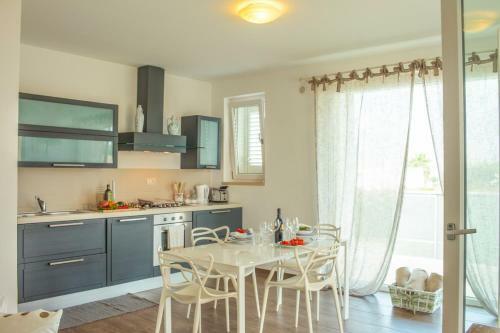 San Bartolomeo Villa Sleeps 4 With Pool And Air Con