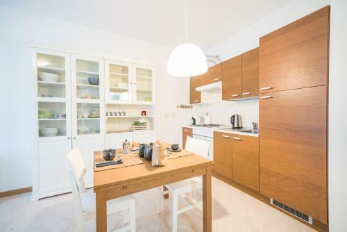 Bright Apartments Desenzano - Garibaldi City Centre