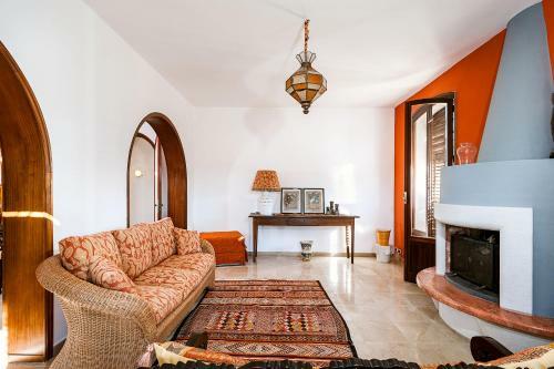 Cornino Villa Sleeps 6 With Pool Air Con And Wifi