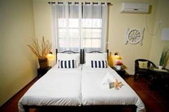 Aparthotel Dolphin Village Country Lodging