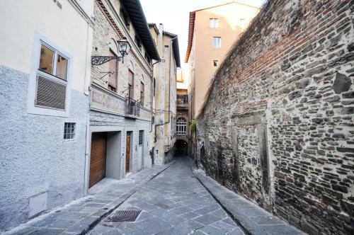 Hostal Old Tower Ponte Vecchio Suite