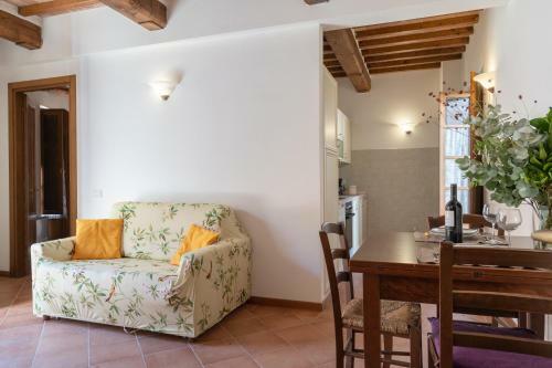 Gaiole Apartment