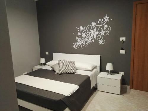 B&B Black-and-white