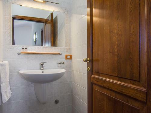 Lovely Holiday Home In Gubbio With Pool