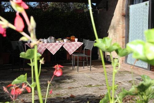 Colle Di Val D'elsa Villa Sleeps 8 Pool