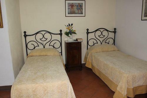 Colle Di Val D'elsa Villa Sleeps 8 Pool
