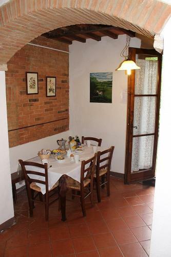 Colle Di Val D'elsa Villa Sleeps 8 Pool