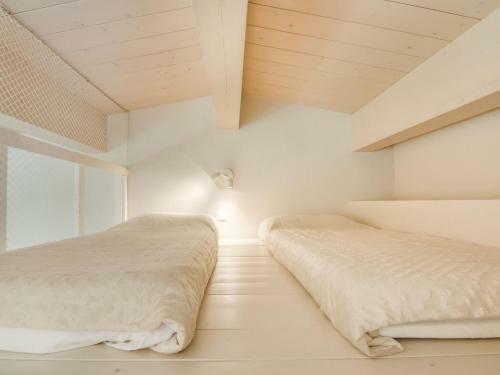 Serene Holiday Home In Montefiore Conca With Jacuzzi