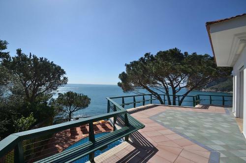 Marina Del Cantone Villa Sleeps 14 Pool Air Con