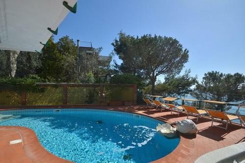 Marina Del Cantone Villa Sleeps 14 Pool Air Con