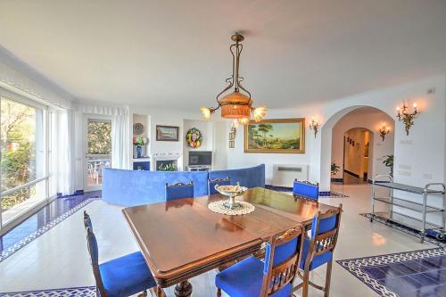 Marina Del Cantone Villa Sleeps 14 Pool Air Con
