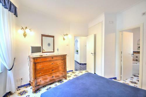 Marina Del Cantone Villa Sleeps 14 Pool Air Con