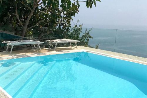 Sirenuse Villa Sleeps 8 Pool Air Con Wifi