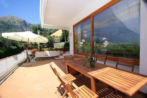 Sirenuse Villa Sleeps 8 Pool Air Con Wifi