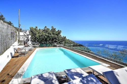 Sirenuse Villa Sleeps 8 Pool Air Con Wifi