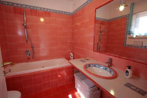 Sirenuse Villa Sleeps 14 Pool Air Con Wifi