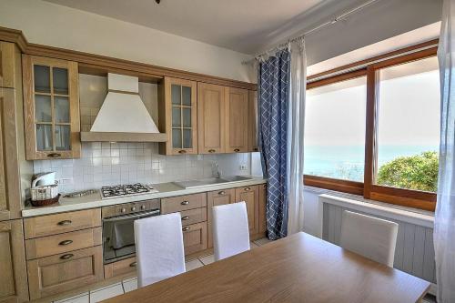 Sirenuse Villa Sleeps 14 Pool Air Con Wifi