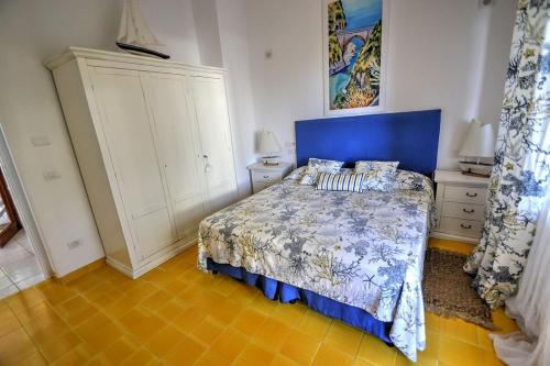 Sirenuse Villa Sleeps 14 Pool Air Con Wifi