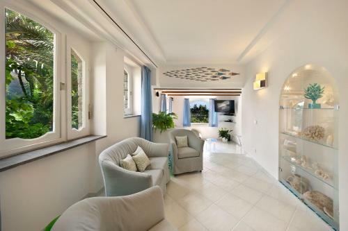 Nerano Villa Sleeps 10 With Pool Air Con And Wifi
