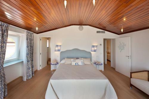 Nerano Villa Sleeps 10 With Pool Air Con And Wifi