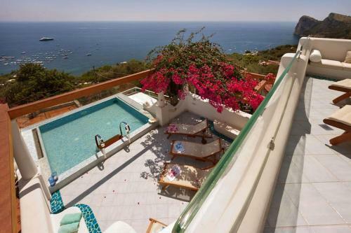 Nerano Villa Sleeps 10 With Pool Air Con And Wifi