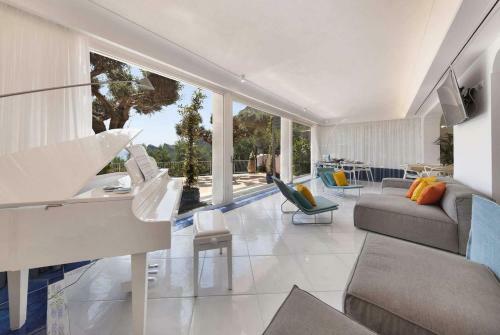Villa Coral Orange