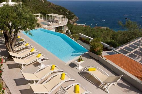 Marina Del Cantone Villa Sleeps 22 Pool Air Con