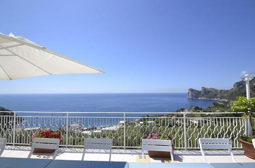 Marina Del Cantone Villa Sleeps 22 Pool Air Con