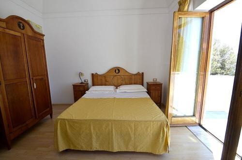Marina Del Cantone Villa Sleeps 22 Pool Air Con