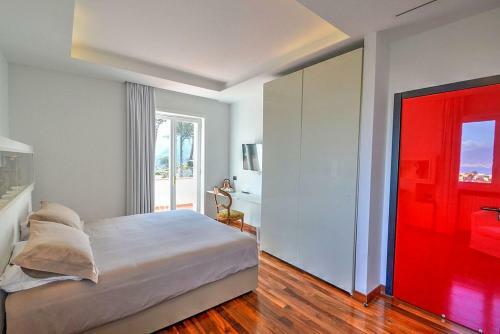 Seiano Villa Sleeps 10 Pool Air Con Wifi