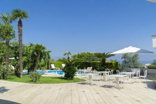 Seiano Villa Sleeps 10 Pool Air Con Wifi