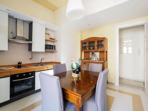Noto Apartment Sleeps 4 Air Con Wifi