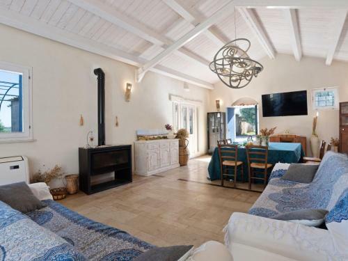 Rustic Farmhouse In Noto With Swimming Pool