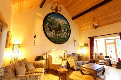 Trooperstown Woodlodge B&B