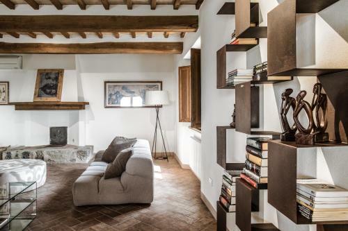 Poggioferro Villa Sleeps 8 With Pool And Air Con