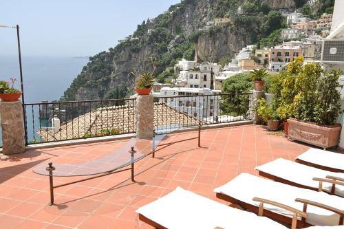 Positano Apartment Sleeps 6 Air Con Wifi