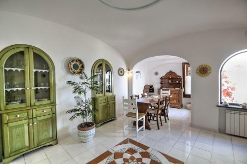 Praiano Villa Sleeps 6 Air Con Wifi
