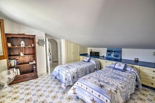 Praiano Villa Sleeps 6 Air Con Wifi