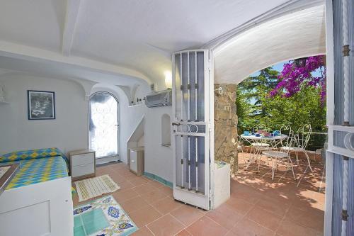 Praiano Villa Sleeps 9 Air Con Wifi