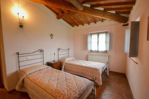 Pozzo Della Chiana Villa Sleeps 24 Pool Air Con