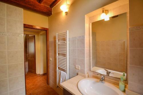 Pozzo Della Chiana Villa Sleeps 24 Pool Air Con
